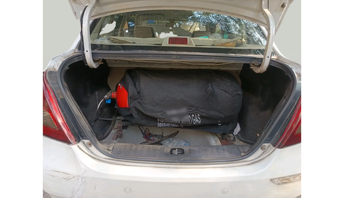 2012 Maruti Swift Dzire LXI, Petrol, Manual, 1,03,630 km, exterior