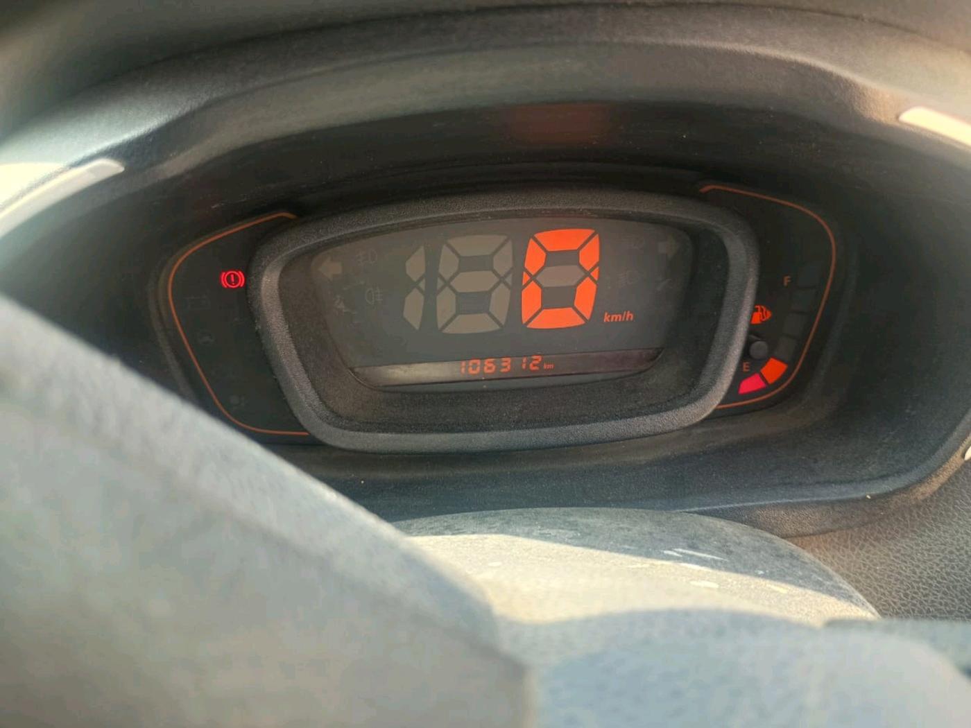 2015 Renault Kwid RXL, Petrol, Manual, 1,06,312 km, interior