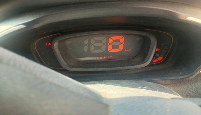 2015 Renault Kwid RXL, Petrol, Manual, 1,06,312 km, interior