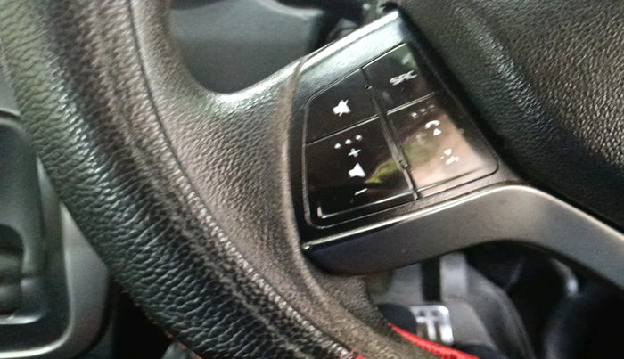 2018 Mahindra KUV 100 NXT K8 P 6 STR, Petrol, Manual, 86,361 km, interior