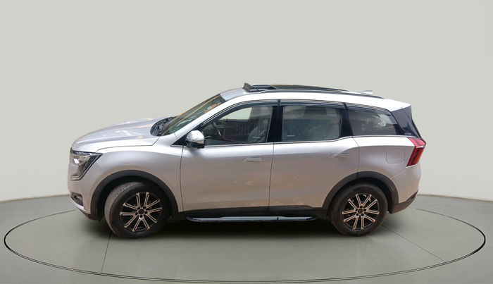 2022 Mahindra XUV700 AX 7 LUXURY D AWD AT 7 STR, Diesel, Automatic, 66,509 km, exterior