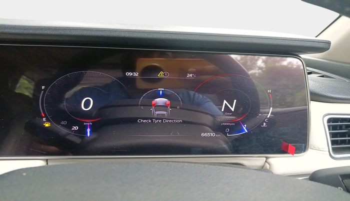 2022 Mahindra XUV700 AX 7 LUXURY D AWD AT 7 STR, Diesel, Automatic, 66,509 km, interior
