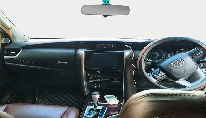 2017 Toyota Fortuner 2.8 4X2 AT, Diesel, Automatic, 88,880 km, interior