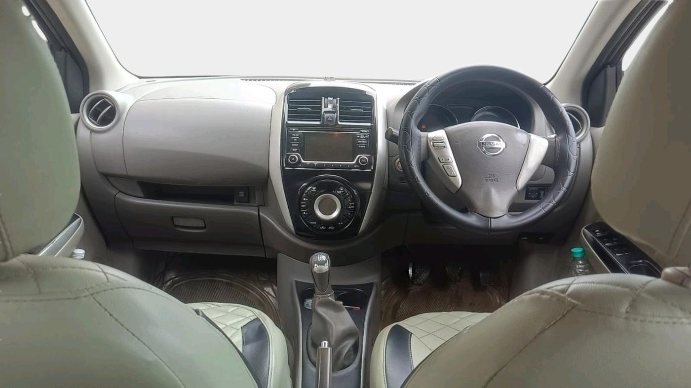 2015 Nissan Sunny XV DIESEL, Diesel, Manual, 1,39,205 km, interior