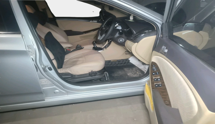 2016 Hyundai Verna 1.6 VTVT SX, Petrol, Manual, 89,177 km, interior