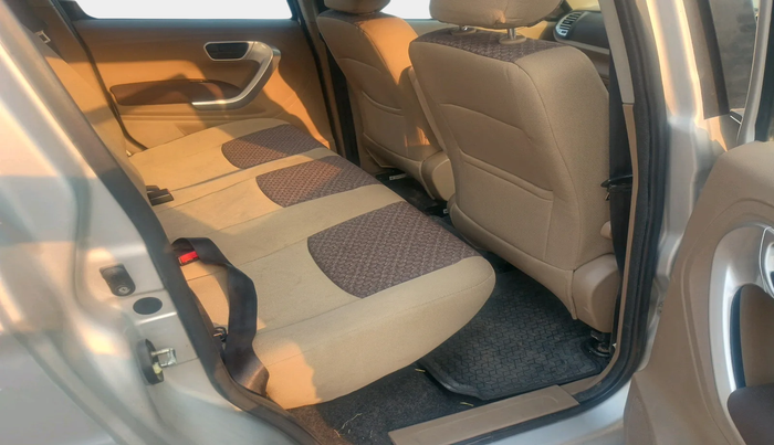 2017 Mahindra TUV300 T8 AMT, Diesel, Automatic, 74,127 km, interior