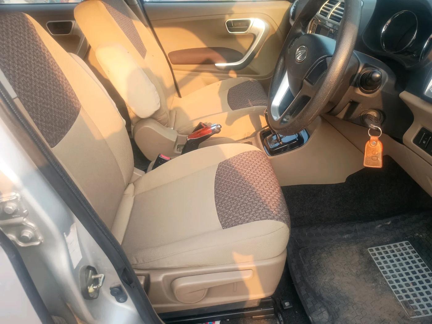 2017 Mahindra TUV300 T8 AMT, Diesel, Automatic, 74,127 km, interior