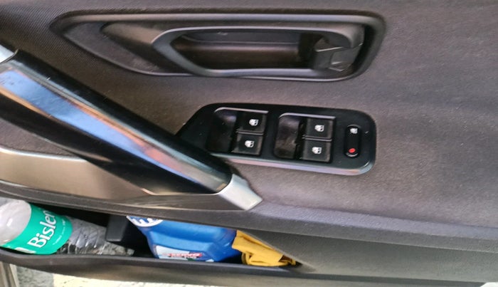 2019 Tata Harrier XM 2.0L KRYOTEC, Diesel, Manual, 1,46,525 km, interior