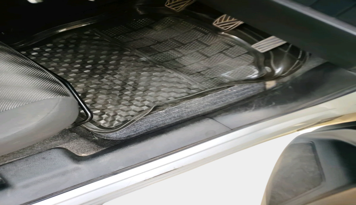 2018 Maruti Swift LXI, Petrol, Manual, 29,167 km, interior
