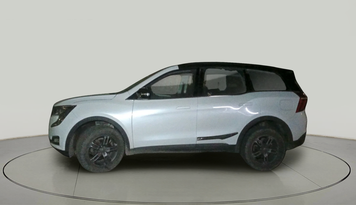 2022 Mahindra XUV700 MX P MT 5 STR, Petrol, Manual, 92,642 km, exterior