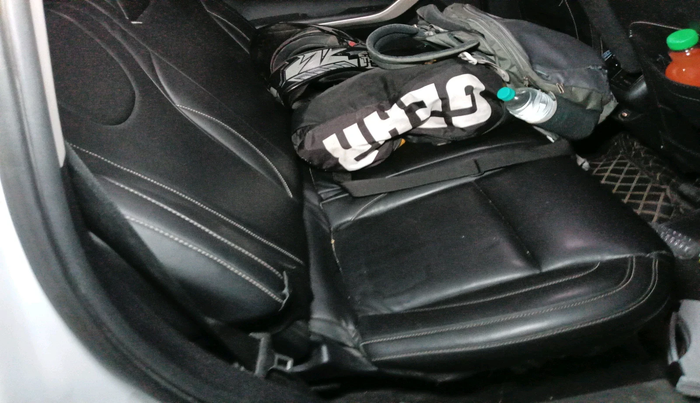 2022 Mahindra XUV700 MX P MT 5 STR, Petrol, Manual, 92,642 km, interior