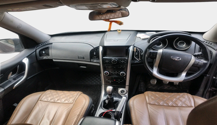 2019 Mahindra XUV500 W11, Diesel, Manual, 84,595 km, interior