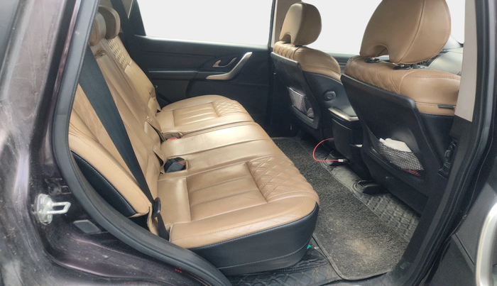2019 Mahindra XUV500 W11, Diesel, Manual, 84,595 km, interior