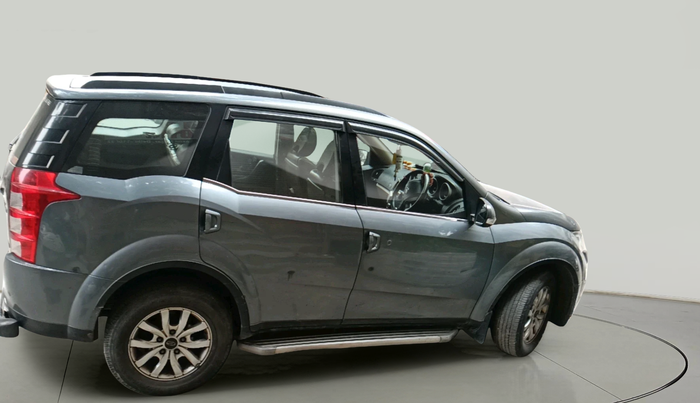 2017 Mahindra XUV500 W10 1.99, Diesel, Manual, 56,678 km, exterior