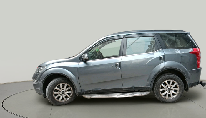 2017 Mahindra XUV500 W10 1.99, Diesel, Manual, 56,678 km, exterior