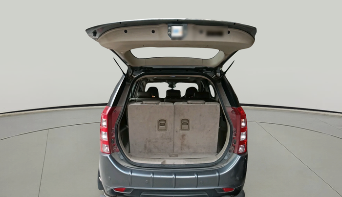 2017 Mahindra XUV500 W10 1.99, Diesel, Manual, 56,678 km, exterior