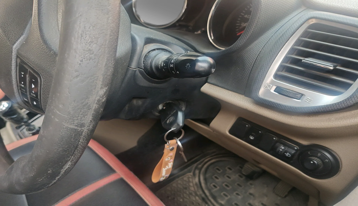 2017 Mahindra TUV300 T8 AMT, Diesel, Automatic, 1,30,476 km, interior