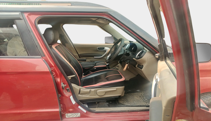 2017 Mahindra TUV300 T8 AMT, Diesel, Automatic, 1,30,476 km, interior