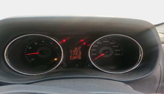 2017 Mahindra TUV300 T8 AMT, Diesel, Automatic, 1,30,476 km, interior