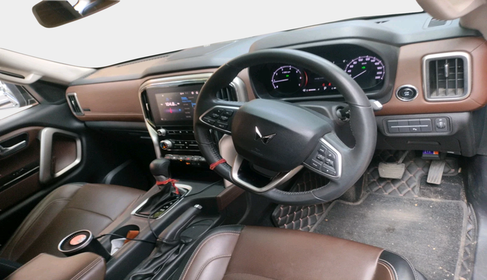 2023 Mahindra SCORPIO-N Z8 L PETROL AT 6 STR, Petrol, Automatic, 8,642 km, interior