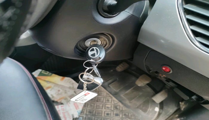 2022 Tata NEXON XE PETROL, Petrol, Manual, 35,516 km, interior