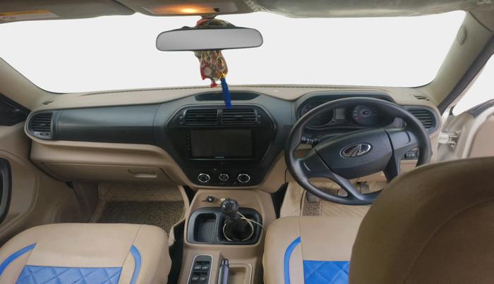 2019 Mahindra TUV300 T6 PLUS, Diesel, Manual, 33,098 km, interior