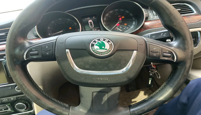 2011 Skoda Superb ELEGANCE 1.8 TSI AT, Petrol, Automatic, 1,51,415 km, interior