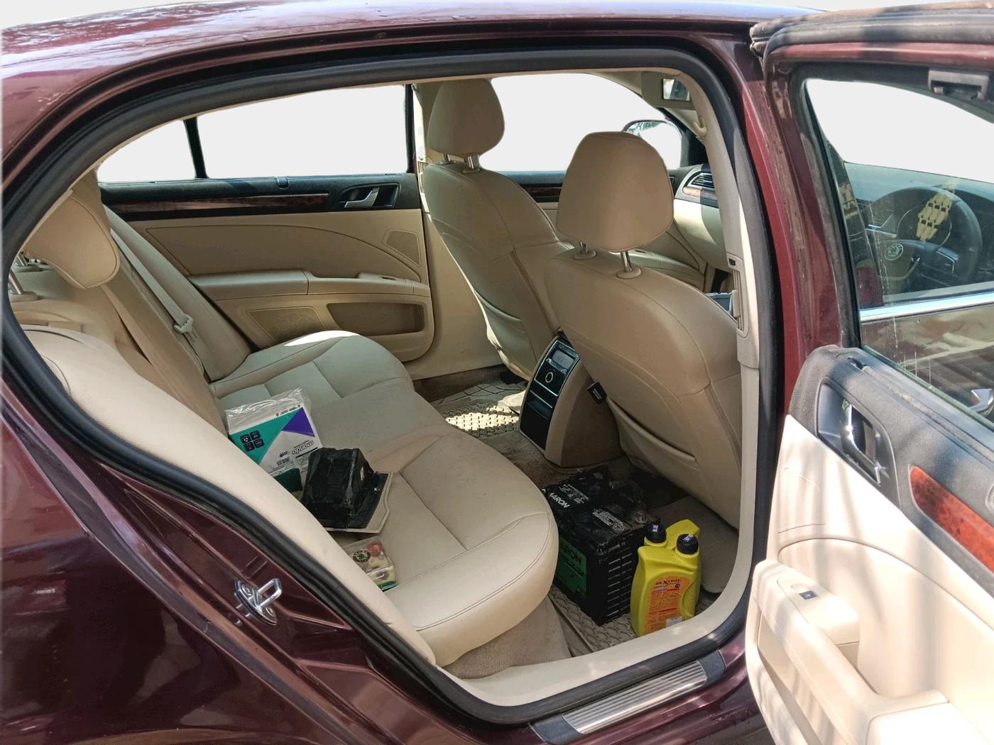 2011 Skoda Superb ELEGANCE 1.8 TSI AT, Petrol, Automatic, 1,51,415 km, interior