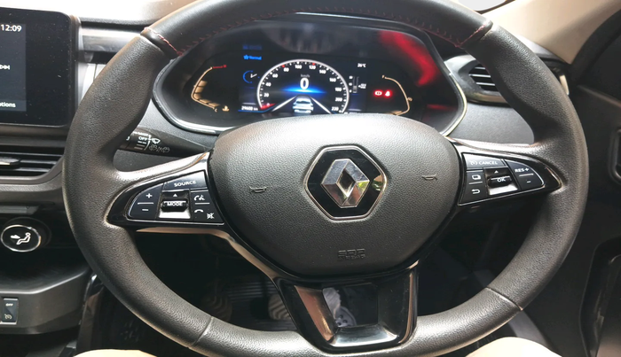 2022 Renault Kiger RXZ MT, Petrol, Manual, 29,608 km, interior