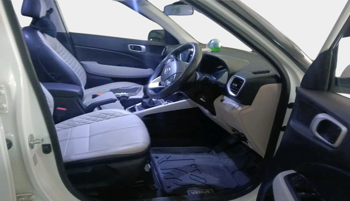 2023 Hyundai VENUE S(O) 1.2, Petrol, Manual, 26,168 km, interior