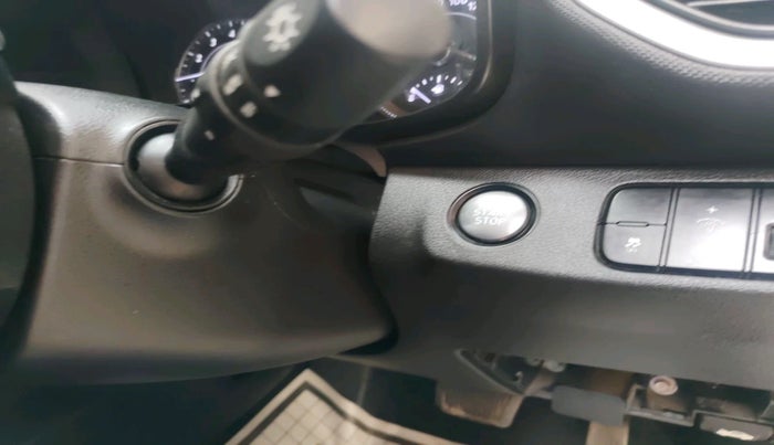 2021 Hyundai VENUE SX PLUS 1.0 TURBO DCT, Petrol, Automatic, 52,535 km, interior