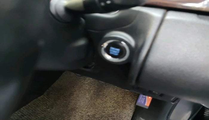 2016 Toyota Innova Crysta 2.7 VX 7 STR, Petrol, Manual, 36,389 km, interior