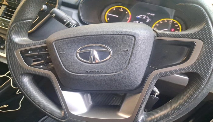 2023 Tata Harrier XM 2.0L KRYOTEC, Diesel, Manual, 29,432 km, interior