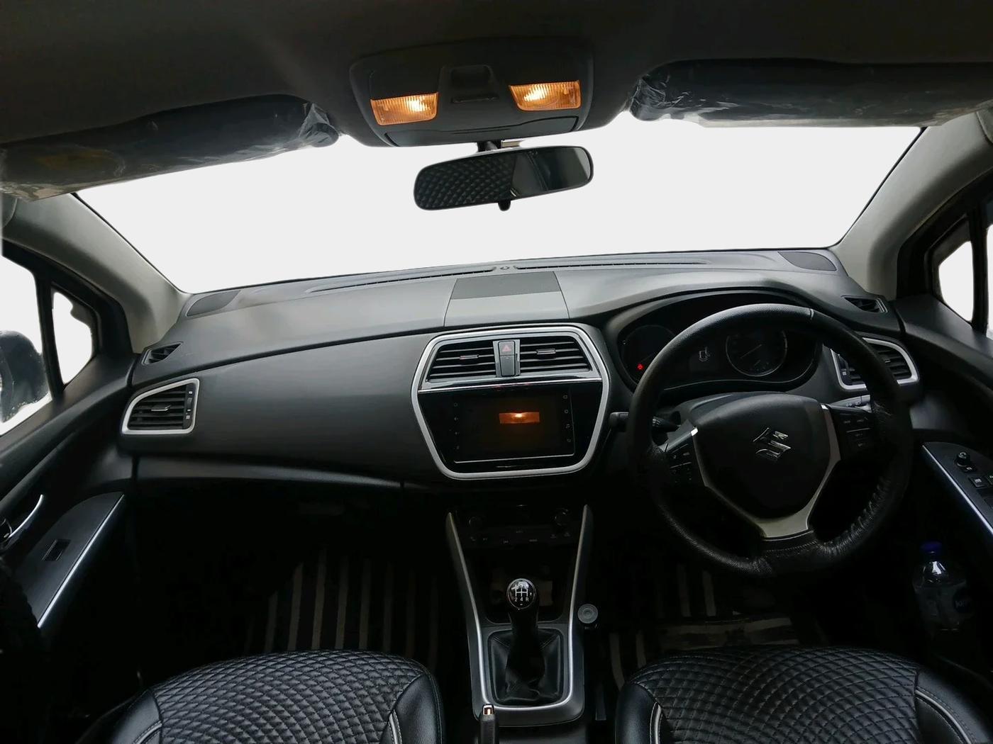 2022 Maruti S Cross ZETA 1.5, Petrol, Manual, 30,575 km, interior