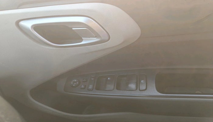 2023 Hyundai AURA SX 1.2 CNG, Petrol, Manual, 54,736 km, interior