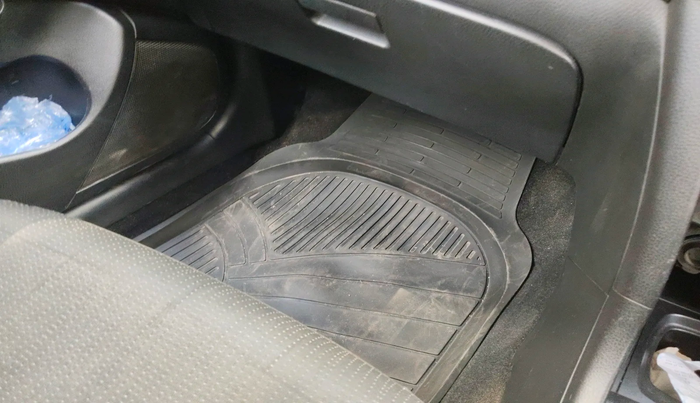 2015 Maruti Swift LXI, Petrol, Manual, 1,29,844 km, interior