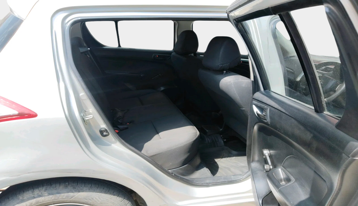 2015 Maruti Swift LXI, Petrol, Manual, 1,29,844 km, interior