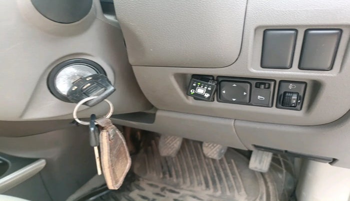 2011 Nissan Sunny XL, Petrol, Manual, 86,881 km, interior