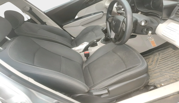 2023 Mahindra XUV300 W6 1.5 Sunroof Diesel, Diesel, Manual, 51,174 km, interior