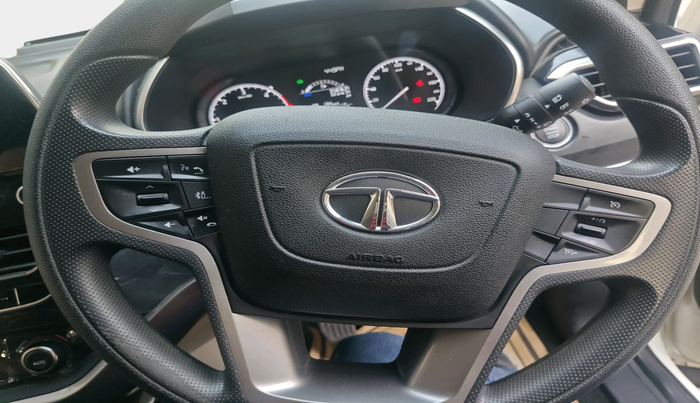2022 Tata Safari XT PLUS, Diesel, Manual, 32,613 km, interior