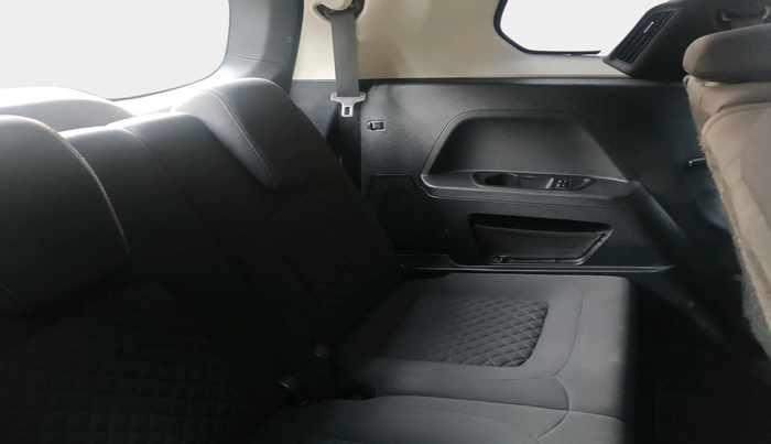 2022 Tata Safari XT PLUS, Diesel, Manual, 32,613 km, interior