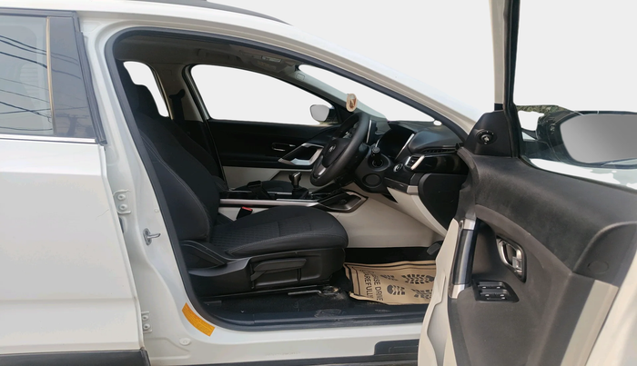 2022 Tata Safari XT PLUS, Diesel, Manual, 32,613 km, interior