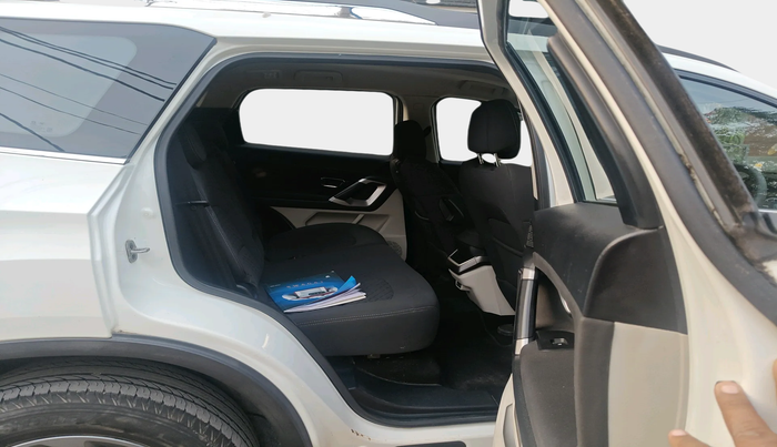 2022 Tata Safari XT PLUS, Diesel, Manual, 32,613 km, interior
