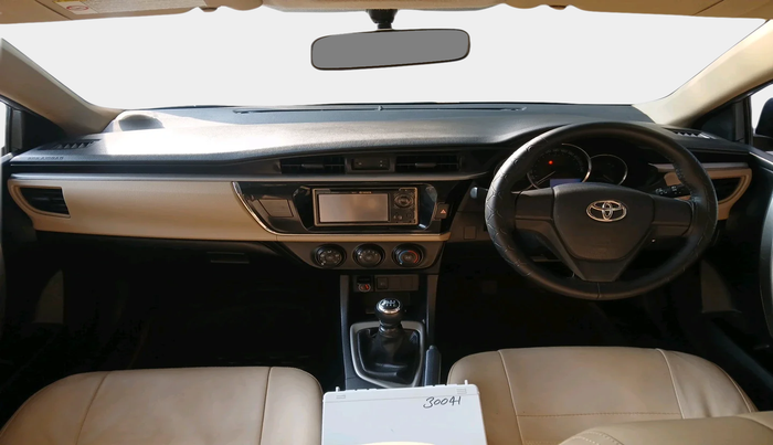 2014 Toyota Corolla Altis J PETROL, Petrol, Manual, 1,04,056 km, interior