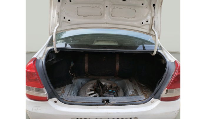 2011 Toyota Etios V, Petrol, Manual, 1,35,275 km, exterior