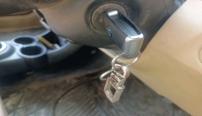 2016 Honda Amaze 1.2L I-VTEC S, CNG, Manual, 3,21,181 km, interior