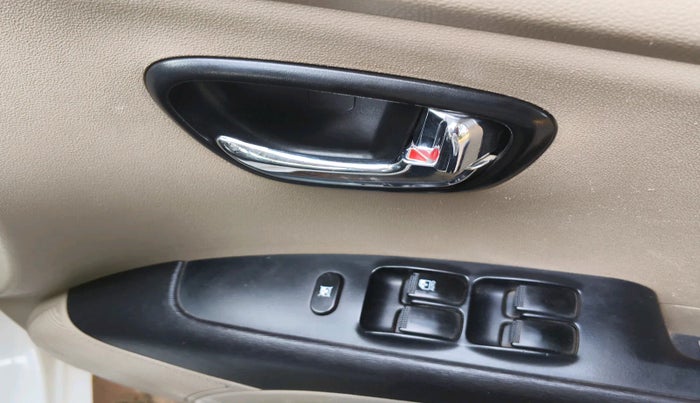 2013 Hyundai i10 MAGNA 1.1, Petrol, Manual, 58,954 km, interior