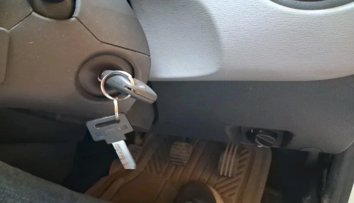 2016 Nissan Terrano XE (D), Diesel, Manual, 72,842 km, interior