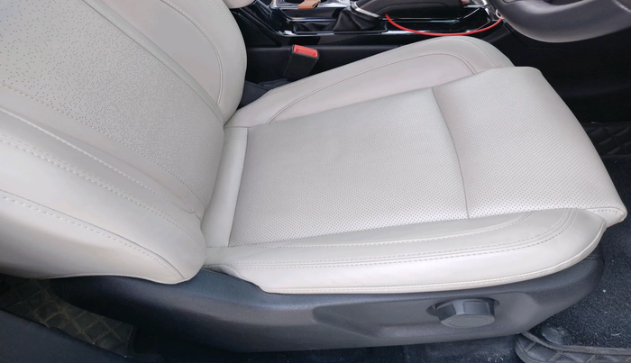 2023 Mahindra XUV700 AX 7 D AT 7 STR, Diesel, Automatic, 20,143 km, interior