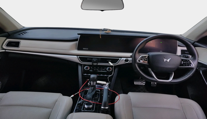 2023 Mahindra XUV700 AX 7 D AT 7 STR, Diesel, Automatic, 20,143 km, interior